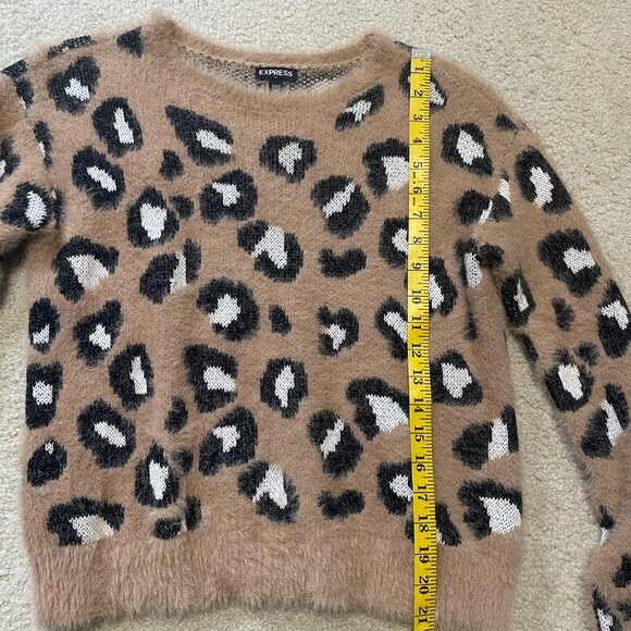 Express Sweater - Picture 4 of 4